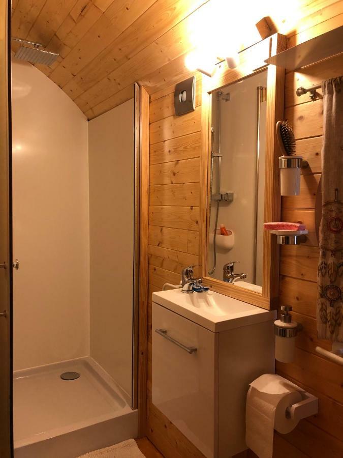 Millygite Chalet-On-Wheels By The River 外观 照片